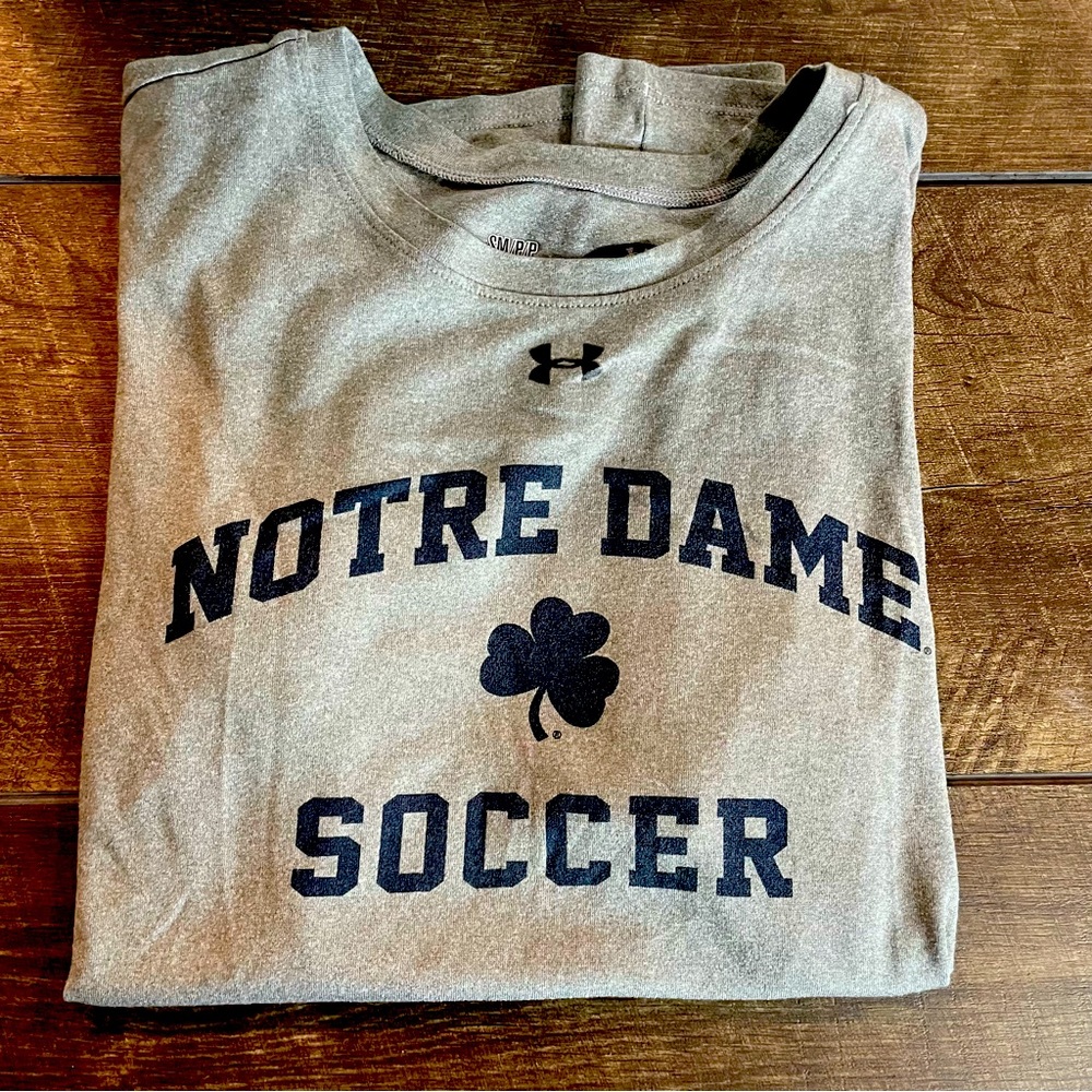 Under Armour loose hear gear Notre Dame soccer gray tshirt
